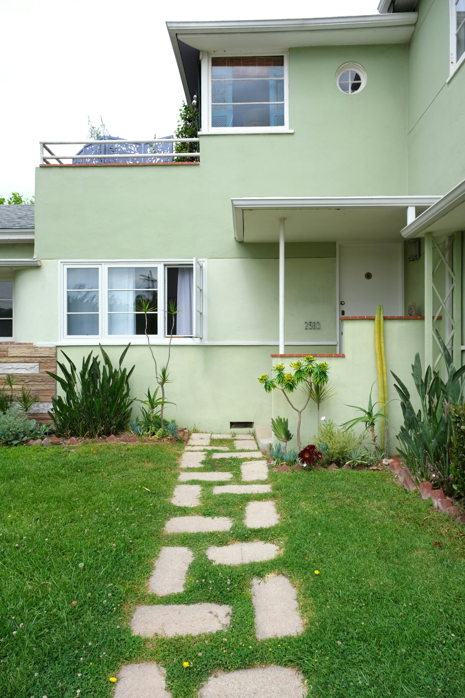 Fachada residencial pintada